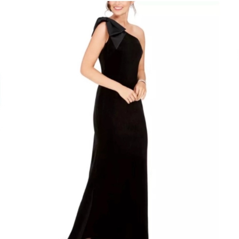 Beautiful velvet one shoulder formal dress-only worn once